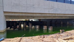 Unterwasserarbeiten für den Trogaushub an der EÜ Bahnhofstraße