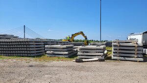 In Wesel wurden Schwellen für die Korridorsanierung verladen. 
