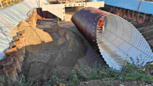 Das Bild zeigt den Behelfsdurchlass.