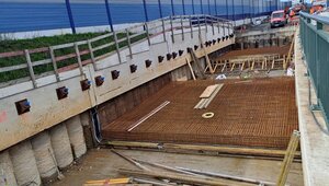 Bewehrungsarbeiten für den Trogaushub an der EÜ Bahnhofstraße. 