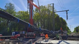 An der Eisenbahnüberführung (EÜ (G)) Landgraben wurde das neue Bauwerk erfolgreich eingebaut.
