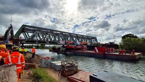 Die letzte Bestandsbrücke über den Wesel-Datteln-Kanal wurde erfolgreich ausgeschwommen. 
